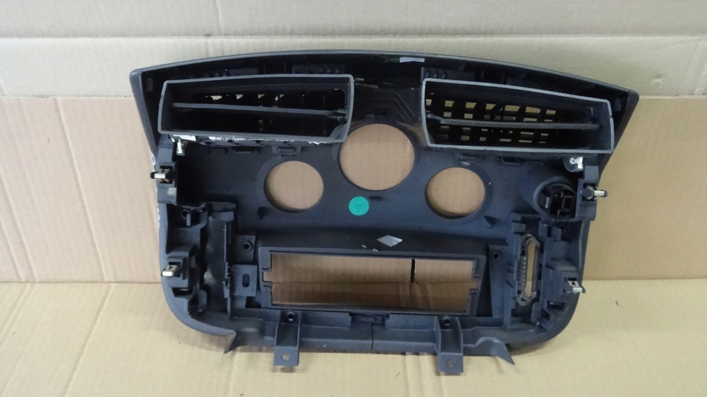 фото №9, Scenic 2 ii решітка середня консолі 8200140724