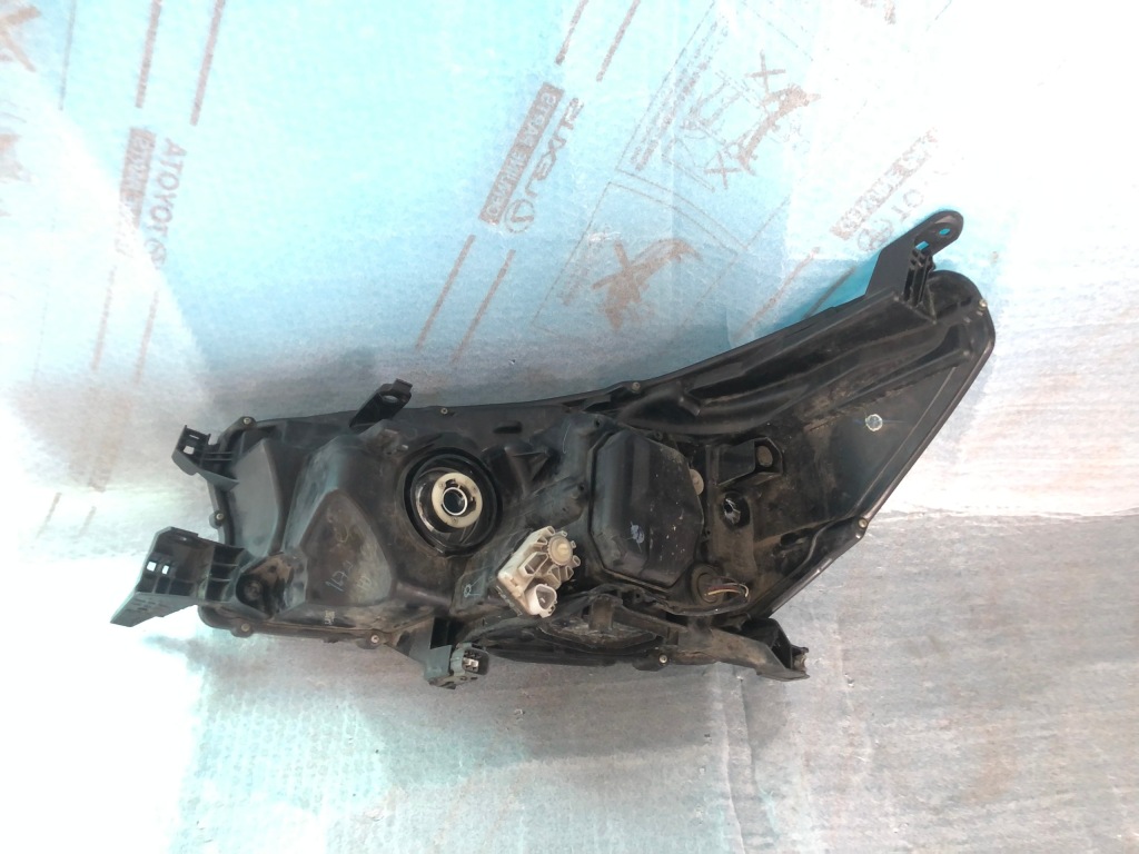 фото №3, Фара правий toyota hilux viii led