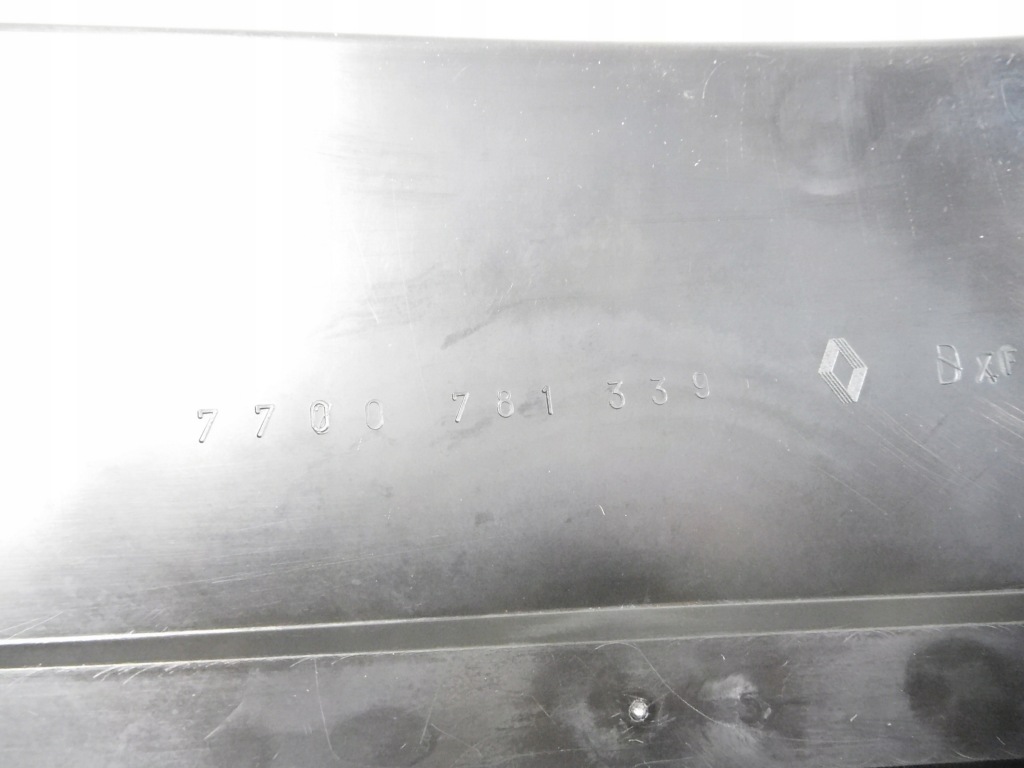 Подставка под аккумулятор r19 megane 7700781339 в Украине