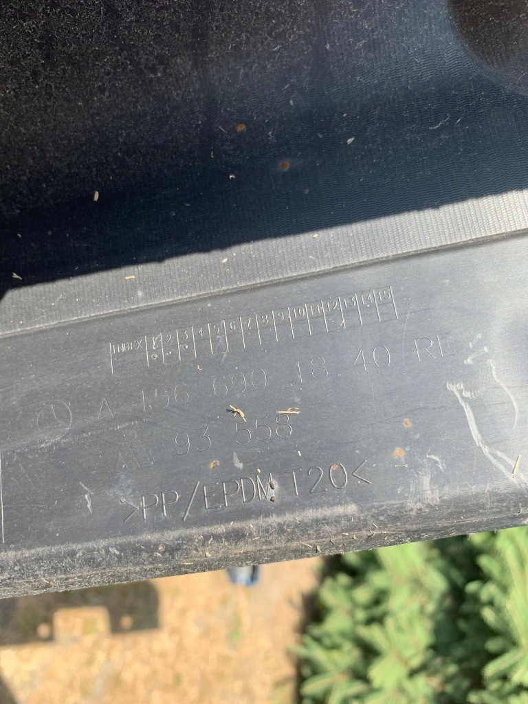 Молдинг поріг права mercedes w156 в Україні