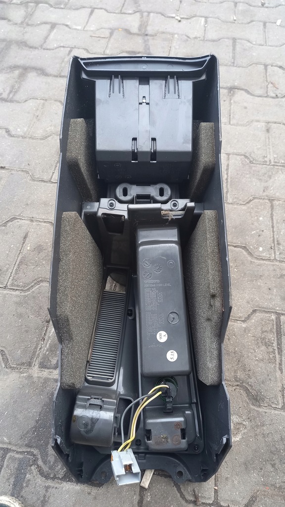 фото №5, Підлокітник volvo v40 01r kombi