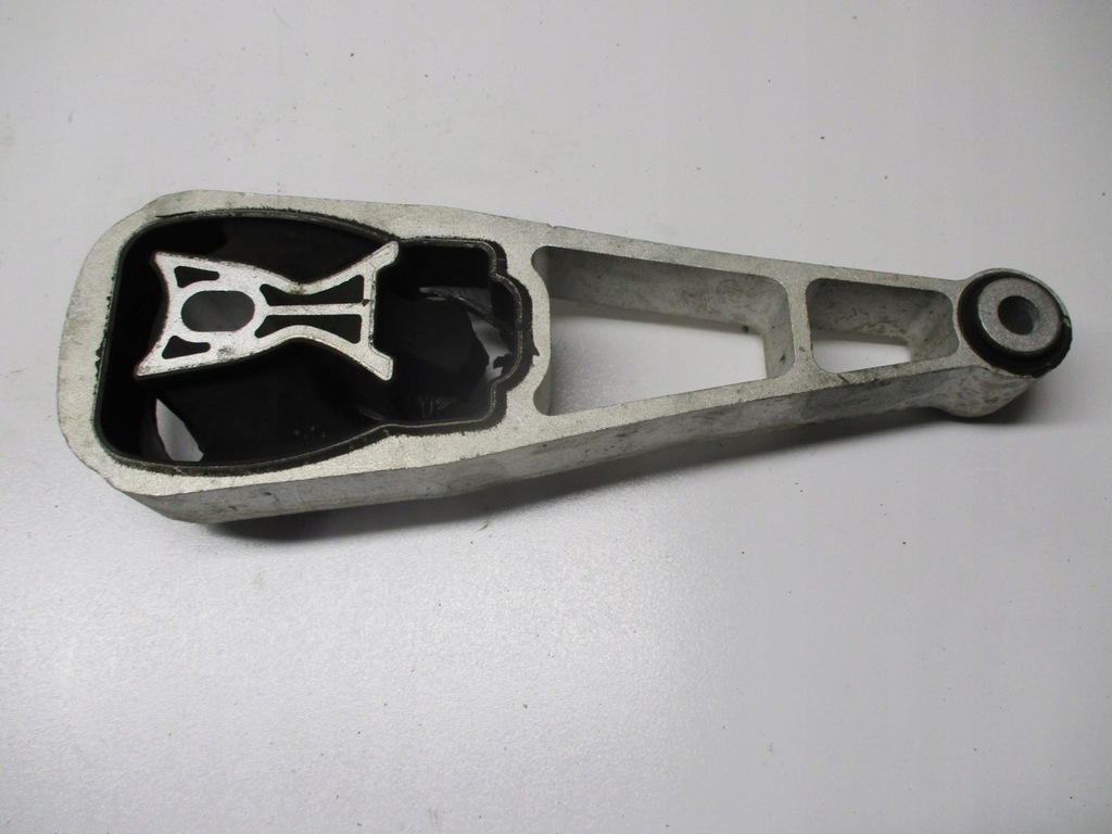 фото №1, Кронштейн подушка range rover evoque k8d2-6p082-ab