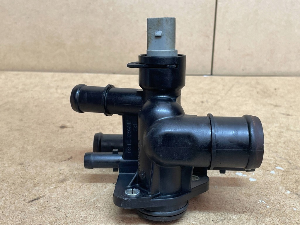 фото №6, Корпус термостата wąż audi tt 8j 2.0 tfsi 06f121133h