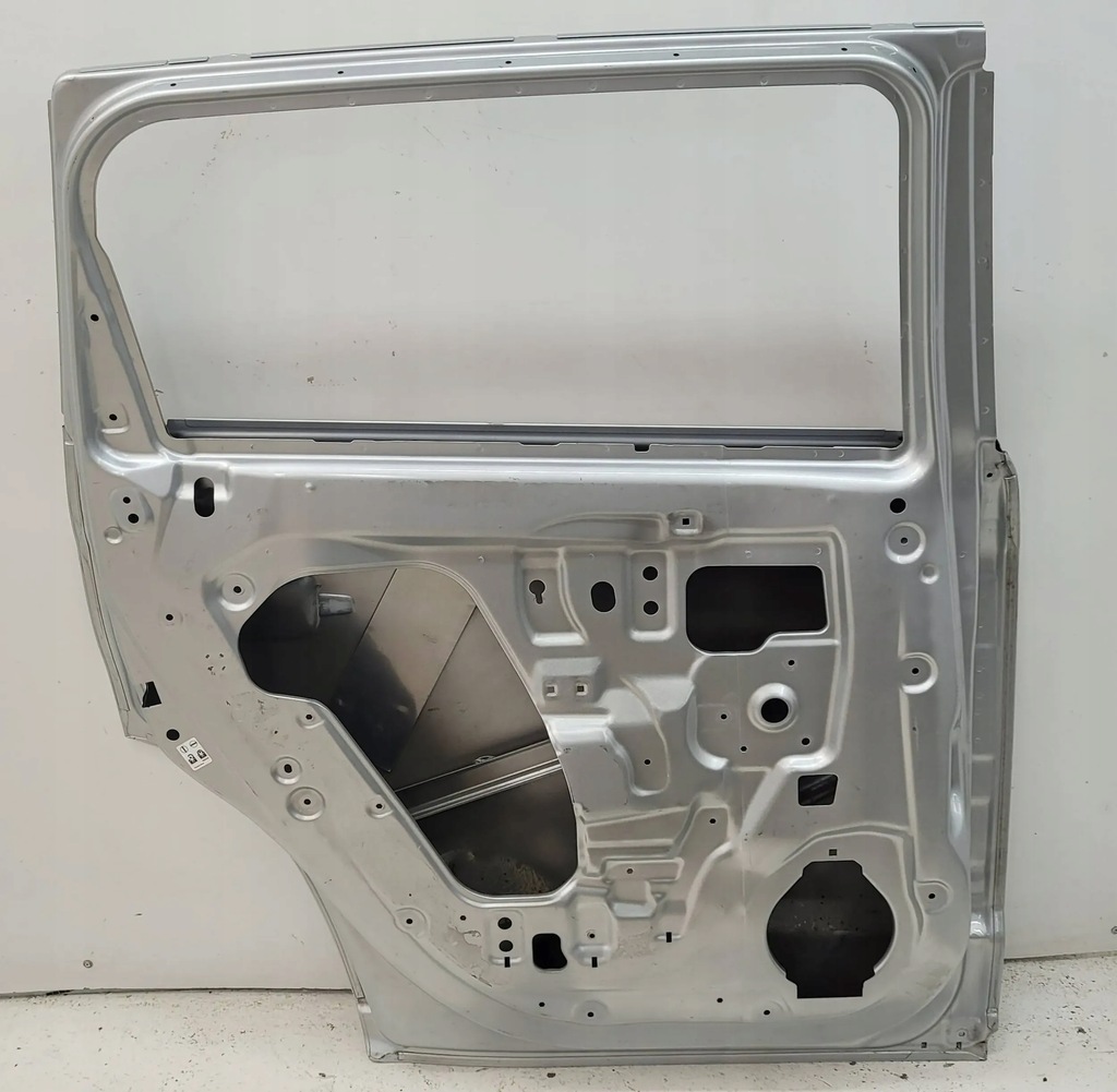 фото №8, Chawrolet orlando 2010 дверь задняя задние левая fv