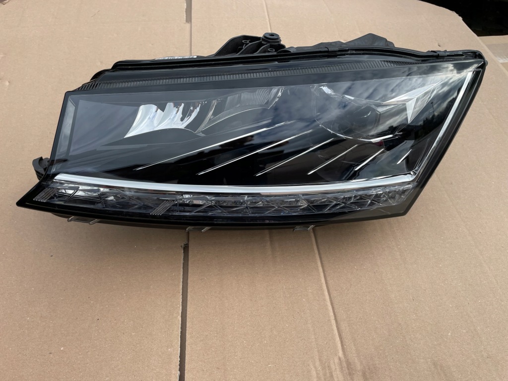 фото №1, Skoda fabia lift 20- левый full led лампа idealny kompletny