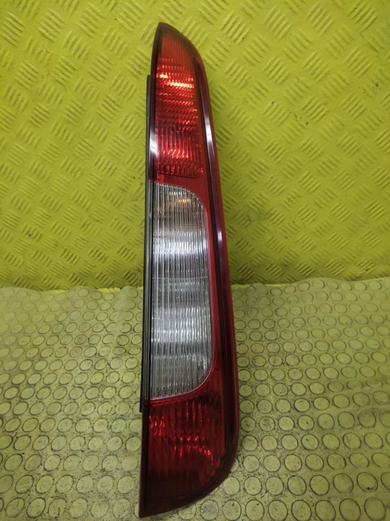 фото №1, Ford c-max лампа правый задняя 3m5113a602