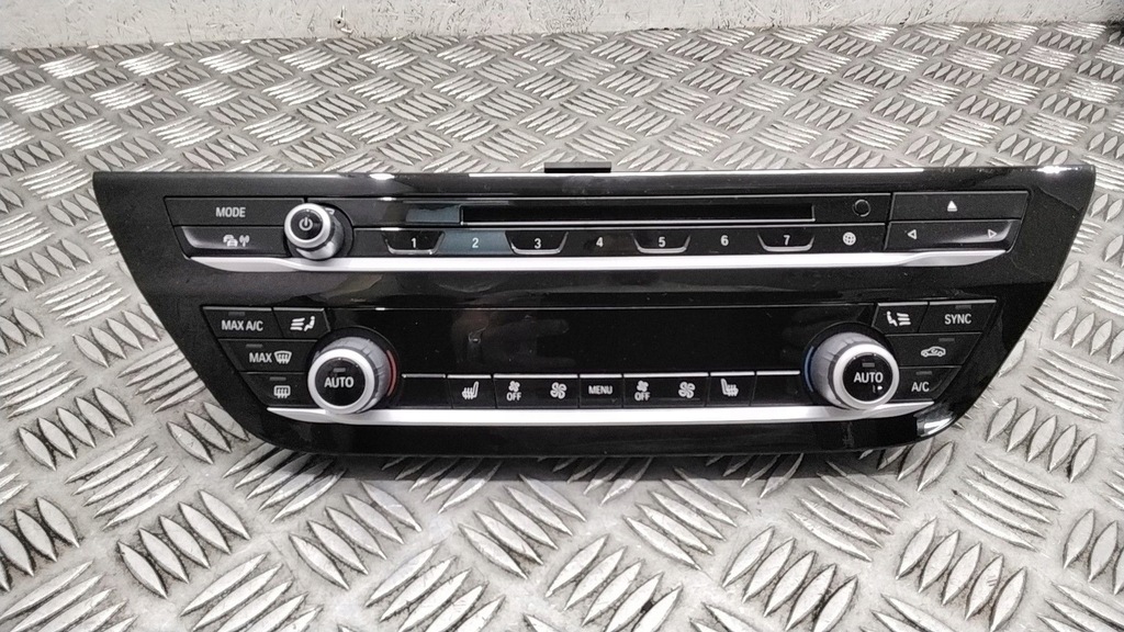 фото №1, Bmw 5 g30 g31 2017 панель кондиционера