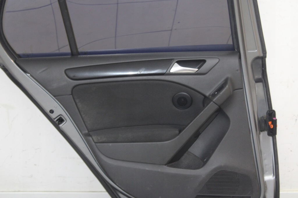 Дверь левая задние левый задний  volkswagen vw golf vi hb 2008r- la7t - kod Доставка
