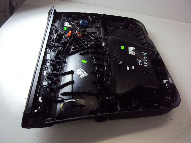 фото №9, Обивка дверь правый перед porsche macan gts