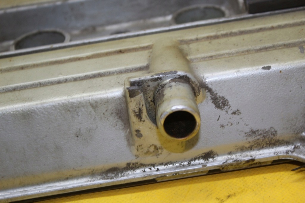 фото №5, Крышка клапанов 077103475d a6 c4 4.2 b