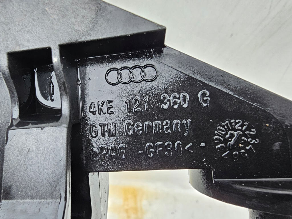 Pas передний усилитель корпус радиатор audi e-tron 4ke 18- 4ke121360g с Разборки