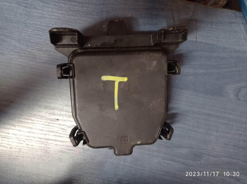 Купить Коробка предохранителей twingo 3 a4535400124 243121445r