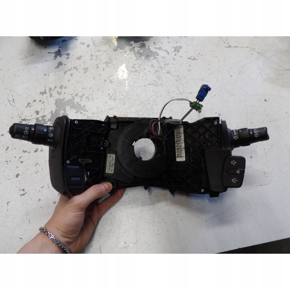 фото №1, Перемикач комбінований 820127727 renault scenic ii 2