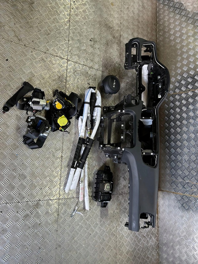 фото №7, Консоль подушка безпеки ремені ceed iii 21+ оригінал комплект