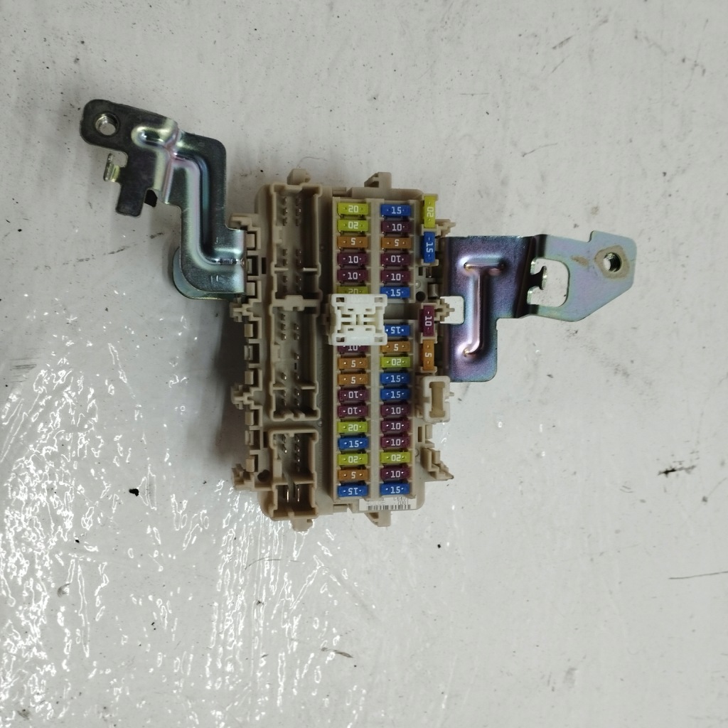 фото №1, Nissan x-trail t32 коробка предохранителей