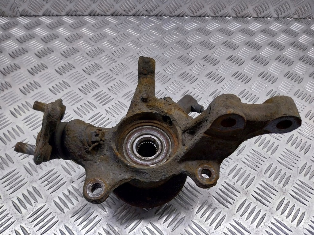 фото №1, Поворотний кулак ступиця лівий перед toyota corolla e12 2.0 d4d