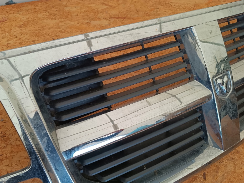 Решітка решітка  бампера перед решітка радіатора 5kh12trmae dodge nitro 07-11 Оригінал