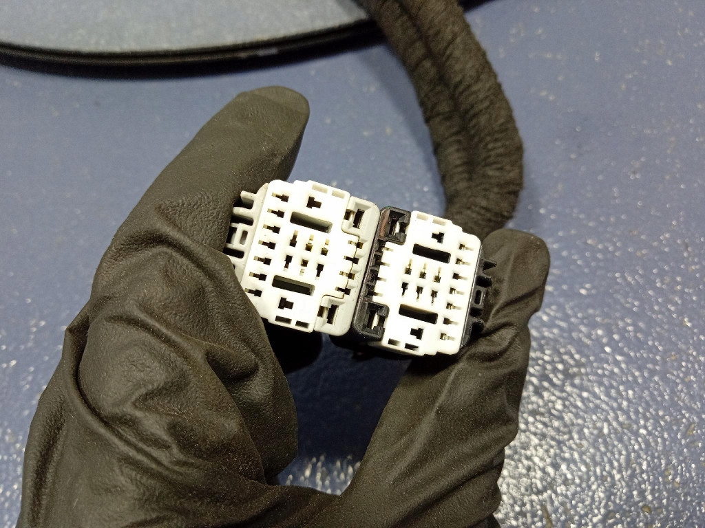 фото №6, Ford mustang mach-e колодка штекер стойка дверь левый задняя