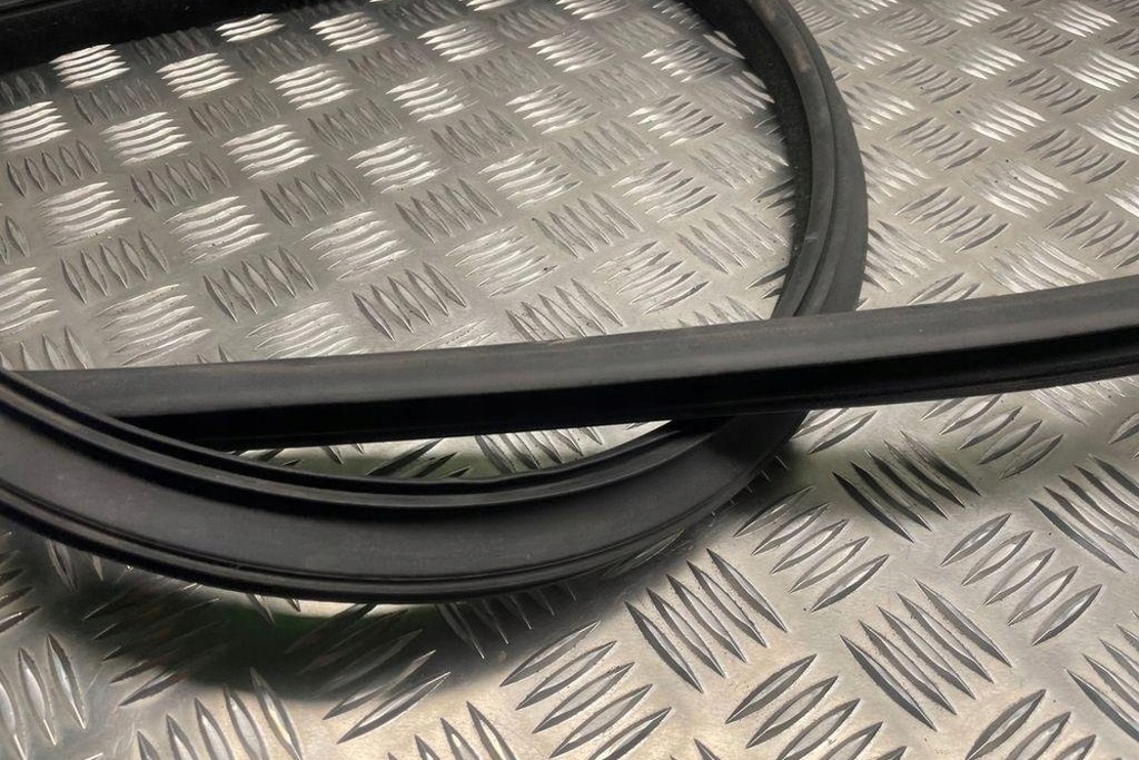 фото №8, Прокладка передніх лівих двері bmw 4 coupe f32, f82 7279741 2.0l