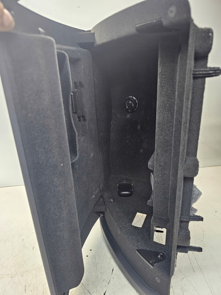 фото №7, Бардачок пассажира audi q5 8r 8r1857035h 6ps