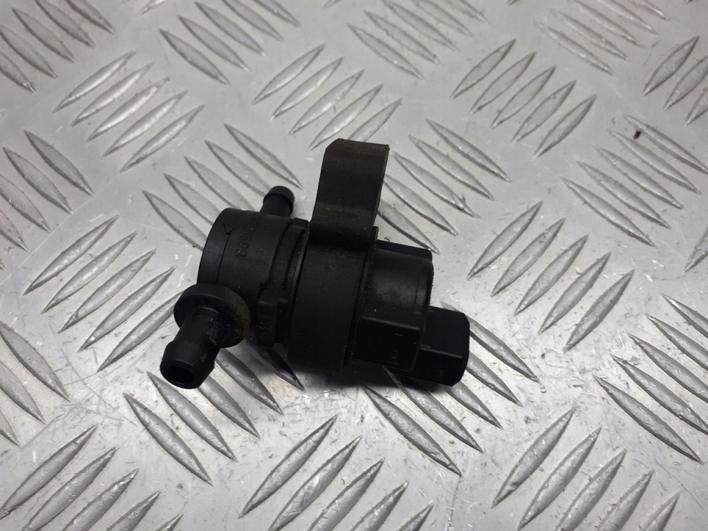 фото №1, Клапан вакуумa mercedes w210 2.4 0004701593