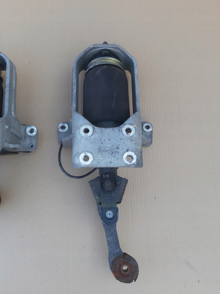 фото №7, Scania r p амортизатор кабіни задня подушка 1343131