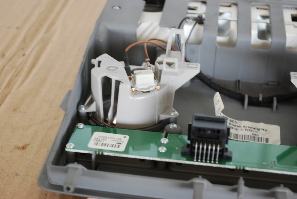 фото №11, Лампа потолочный vw phaeton 3d0947136 серая