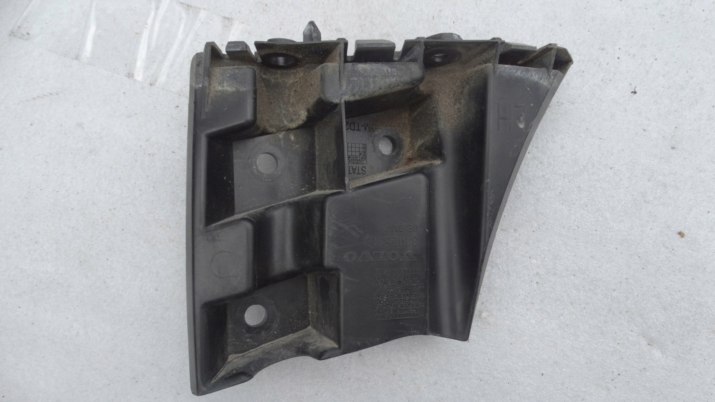 Решётка бампера направляющая volvo v40 lift 16- лампа full led r-design Недорого