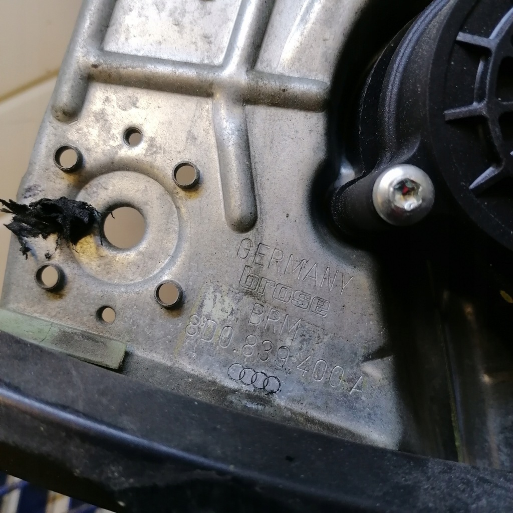 фото №5, Audi a4 b5 рамка двері механізм скло правий задня