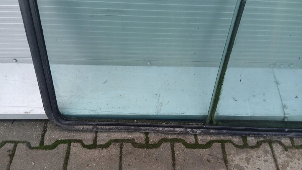 Стекло кузовная правый  iveco daily 2.3d 06r Цена