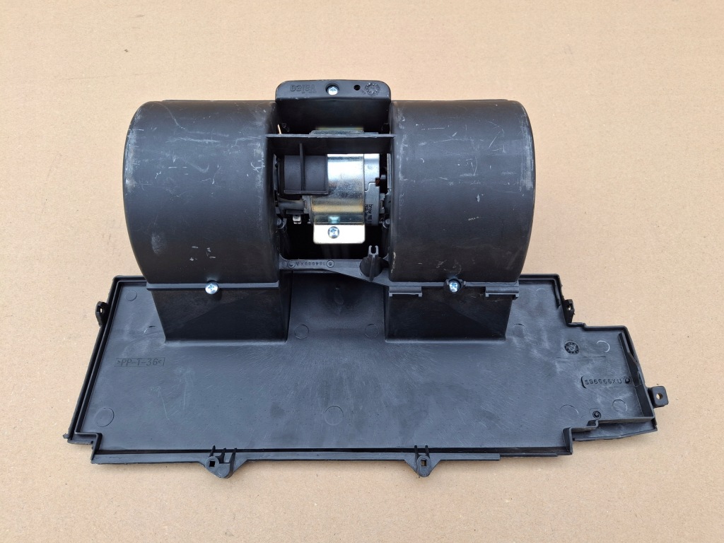 Iveco eurocargo двигун вентилятор повітродувка обігрівача 504268419 Недорого