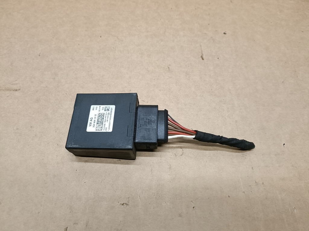 Купити Модуль блок керування насоса пального volkswagen 3q0906121b