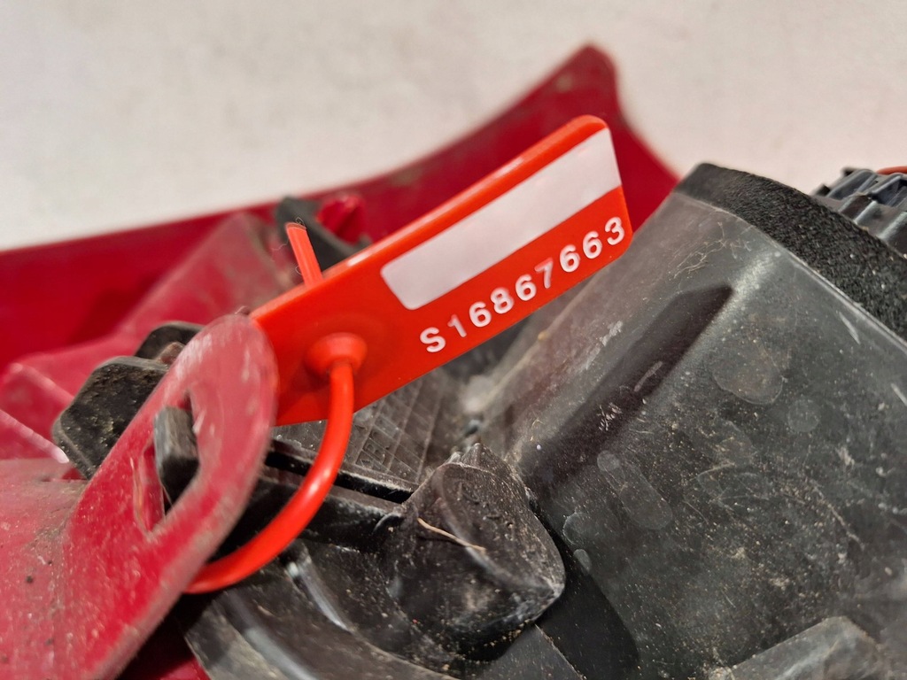 фото №6, Лампа задняя левая 9672628280 peugeot 208 12-