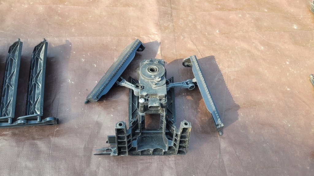 фото №9, Bmw 5 g30 g31 lci жалюзі шторка повітропровід повітря // 4609