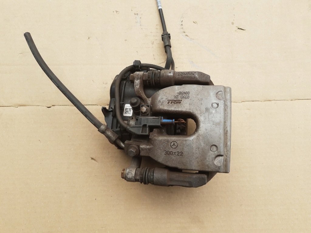 фото №1, Mercedes c w205 glc x253 супорт правий задня 300mm