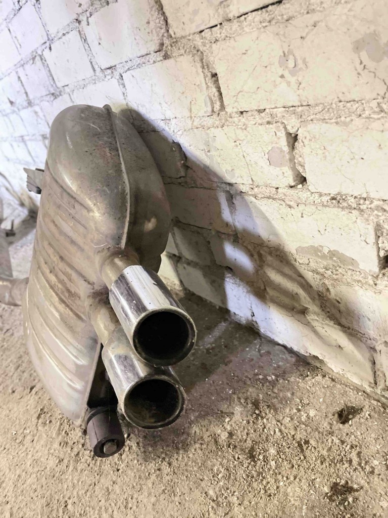 Гаситель выхлоп bmw 5 f10 f11 7590545 Киев