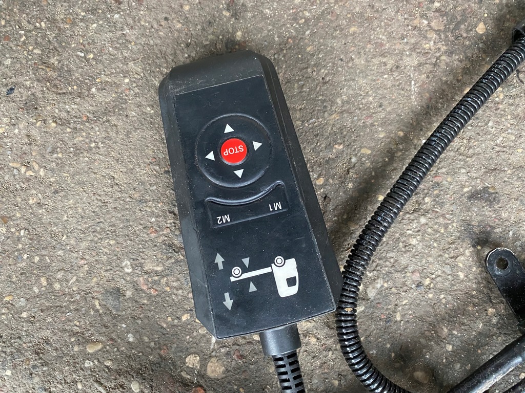 фото №10, Mercedes actros mp4 - електропроводка кабіни джгут кабелі панелі консолі салону