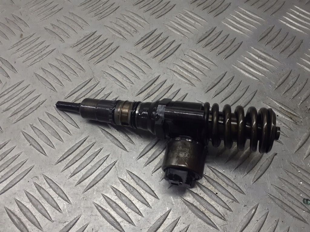 фото №1, Насос-форсунка seat toledo iii 2.0 tdi 03g130073g