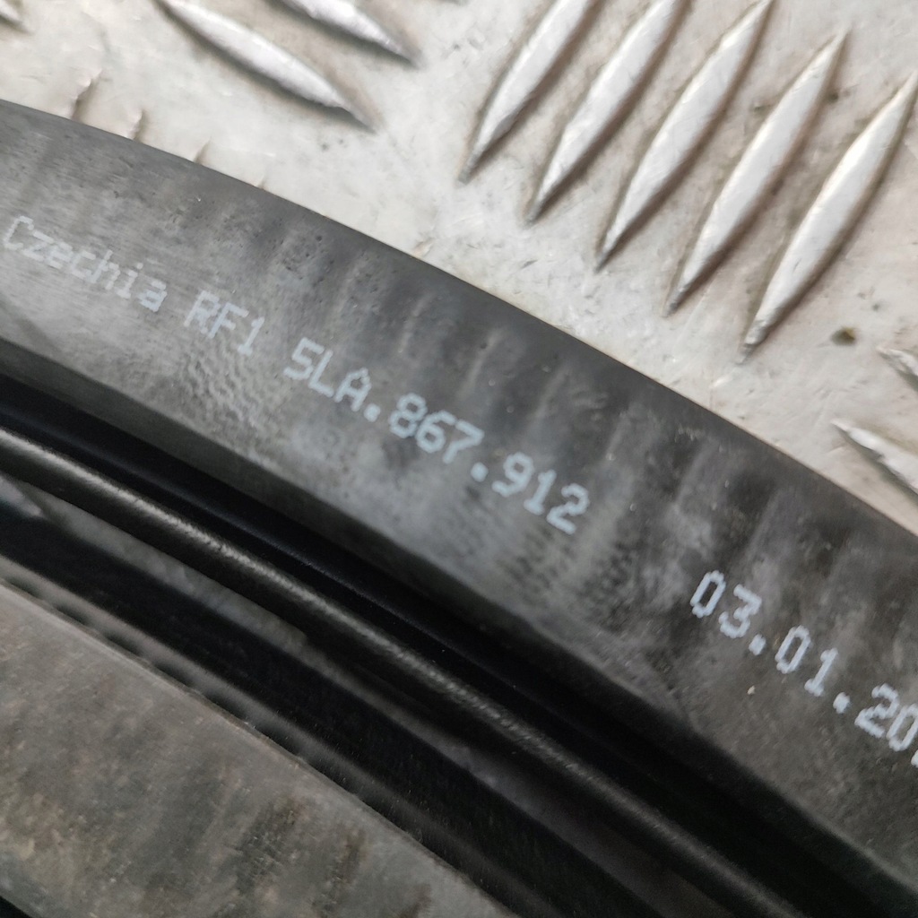 фото №7, Skoda enyaq iv 2024 правая сторона прокладка дверь передних