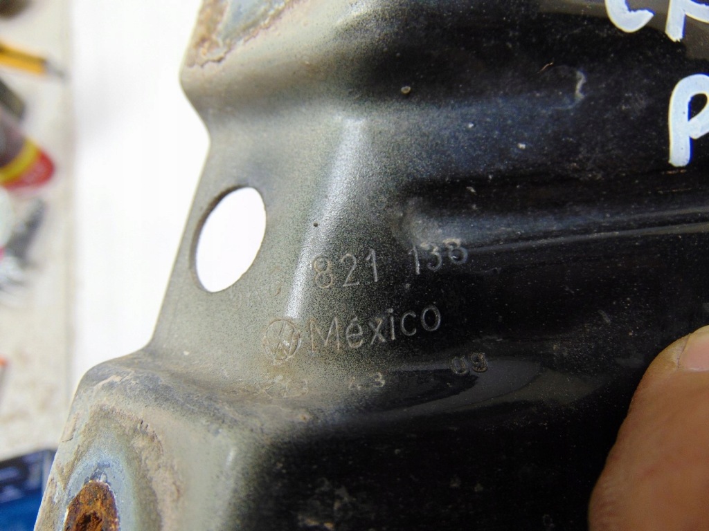 фото №8, Кронштейн кронштейн крила правий перед vw golf vi 5k6821138