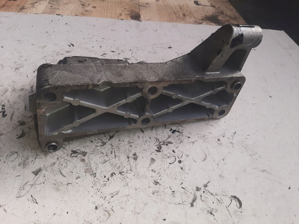 фото №4, Кронштейн двигателя 5801829174 iveco daily