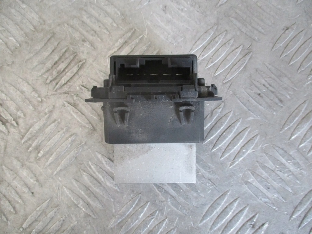 фото №1, Резистор вентилятор renault megane iii 08-12r. hb 5d