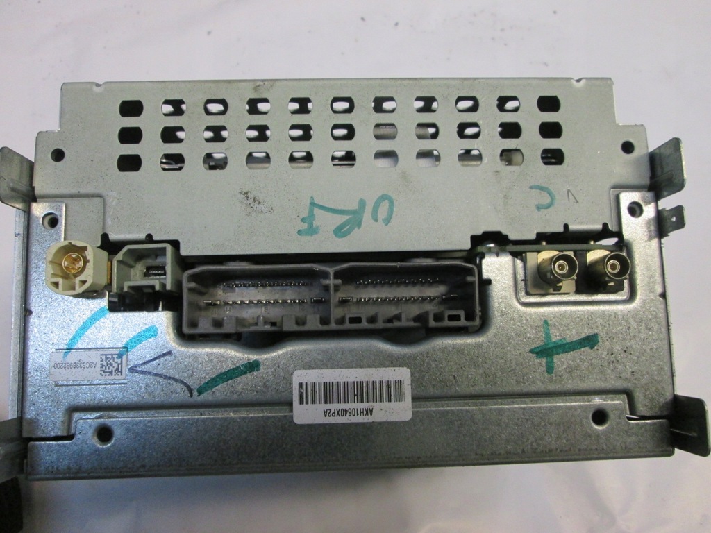 фото №8, Dodge charger 2013 p05064548ah считыватель cd радио