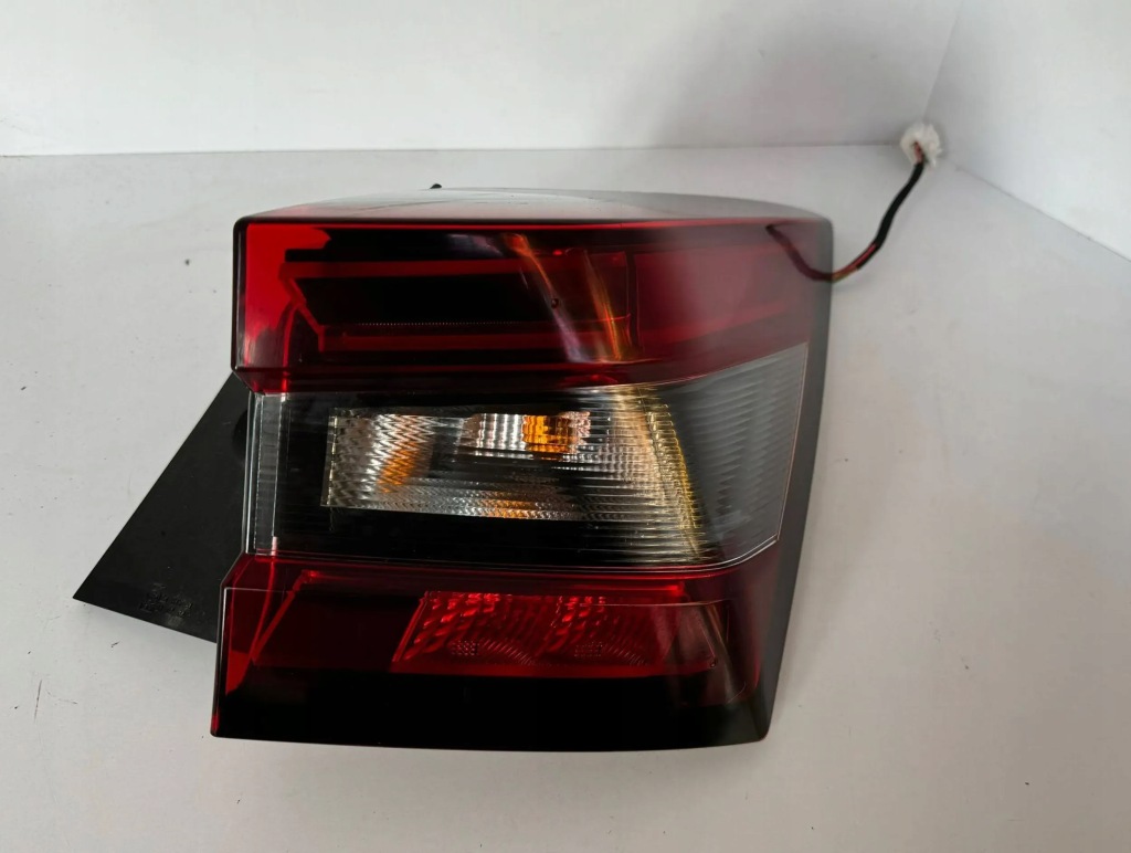 фото №1, Nissan juke ii f16 лампа права задня задня