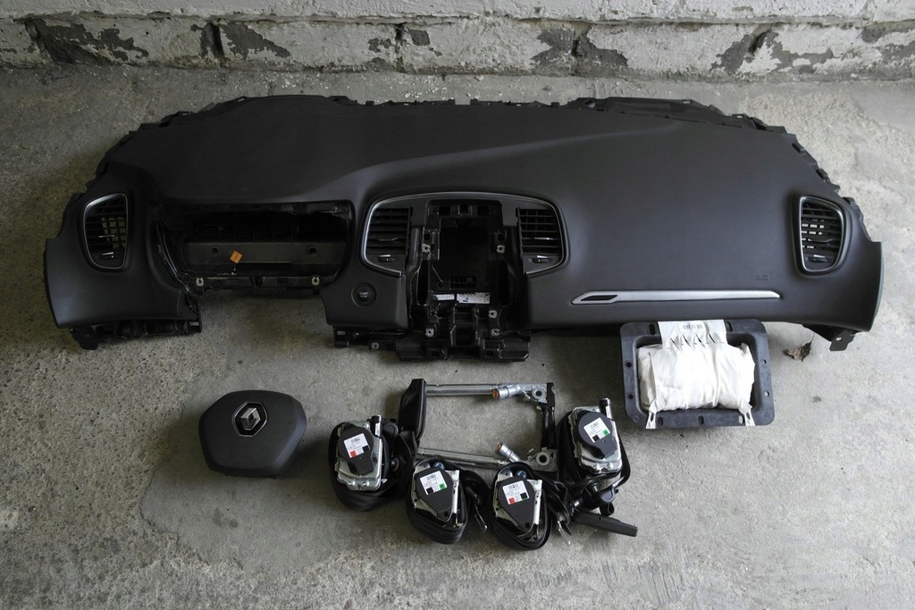 фото №1, Renault scenic iv 4 подушка безопасности ремни pas приборная панель консоль приборная панель pulpit полка