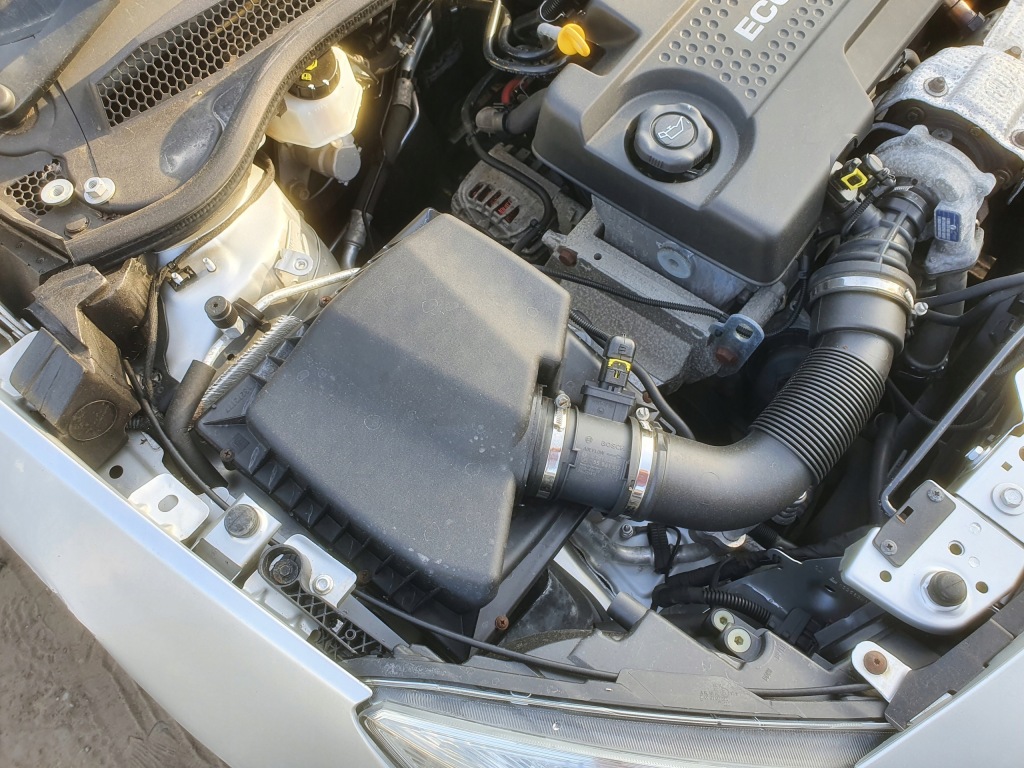 Купити Корпус фільтра повітря opel astra j 1.3 cdti