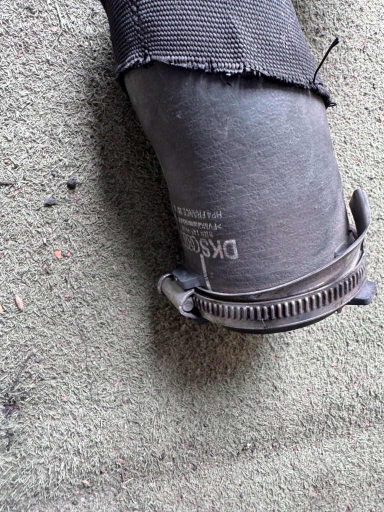 Sq5 патрубок turbo 8k0145993e sq5 Недорого