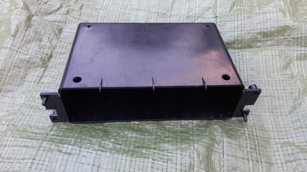 фото №2, Полиця рамка радіо бардачок mitsubishi carisma