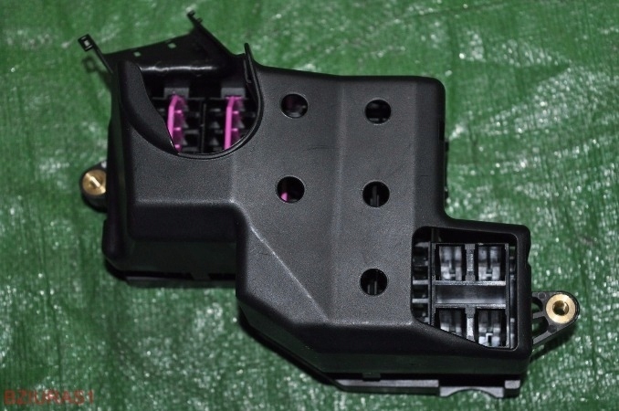 Коробка запобіжників vw touareg рестайлінг  7p0941828a Київ