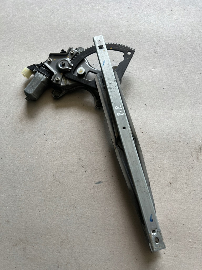 фото №1, Hyundai i20 08- підйомник скло правий перед